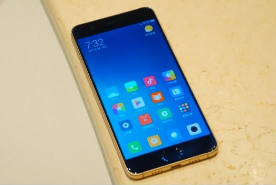 小米性价比最高的一部手机,配置比小米6低一些