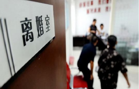 女方二婚不配有彩礼钱,离过婚的女人就这么的