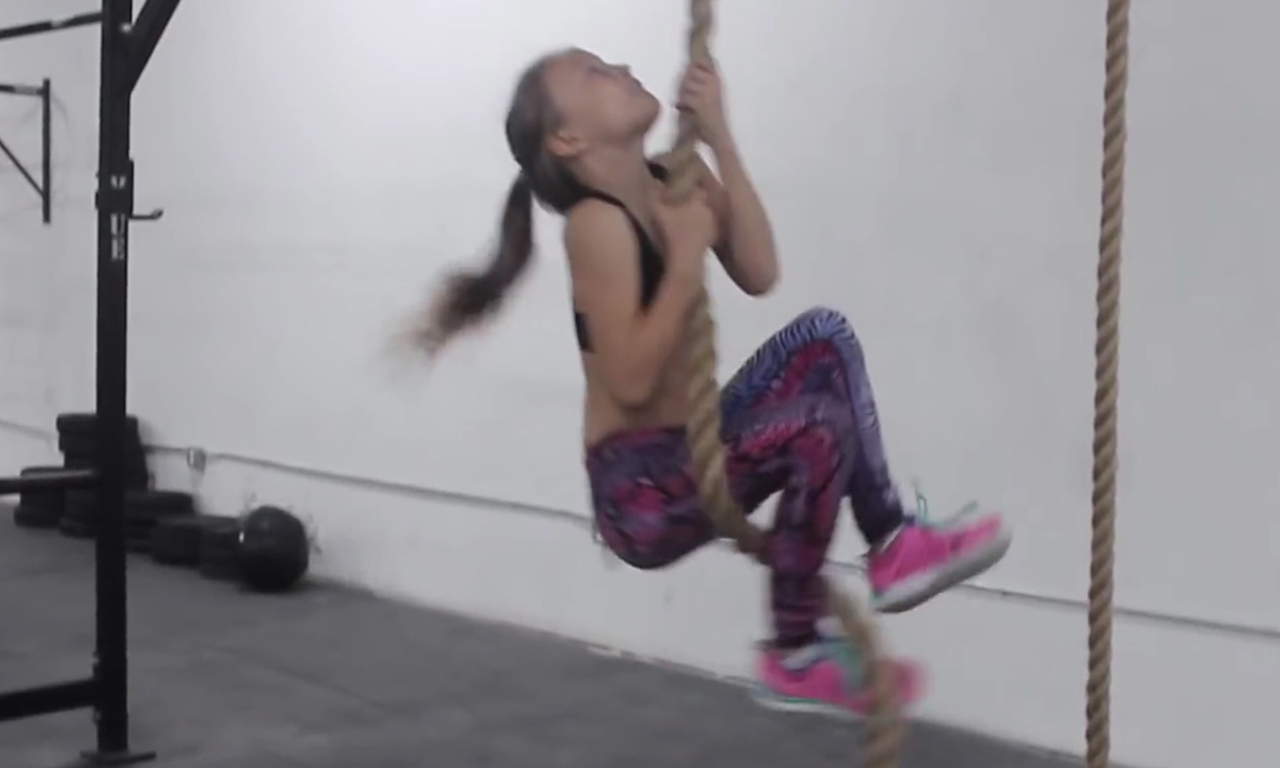 为了攒够参赛以及购买装备的各种费用，她在网上发起了众筹，成功募集了1500美元。