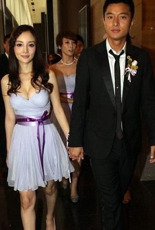 李小璐深V裙开到肚脐,网友:难怪和PGone在一