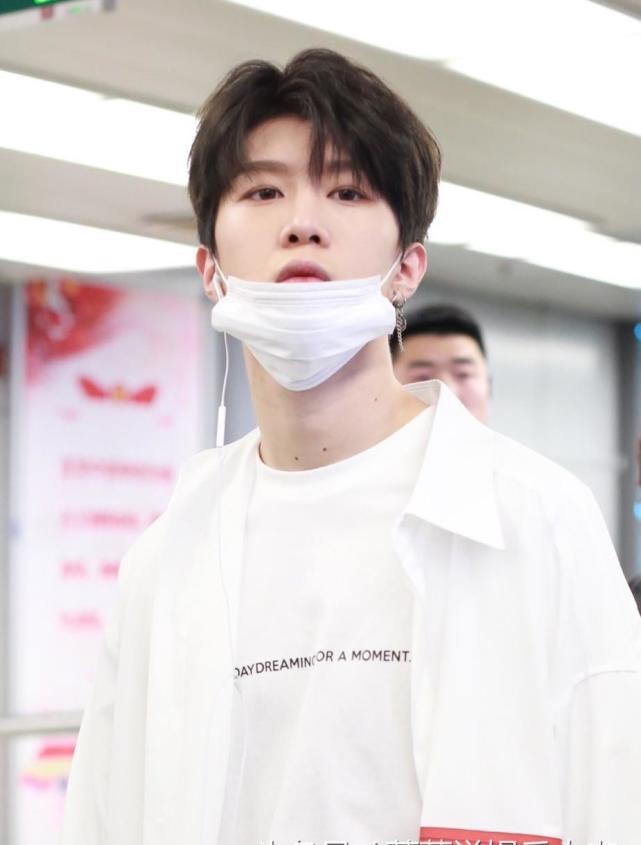 范丞丞参加综艺节目,网友竟然说他的演艺之路