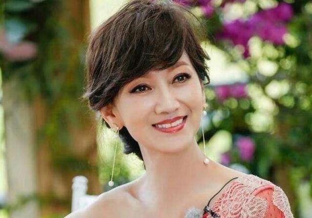 赵雅芝女儿生父曝光?4个孩子3个爸一个妈,最有