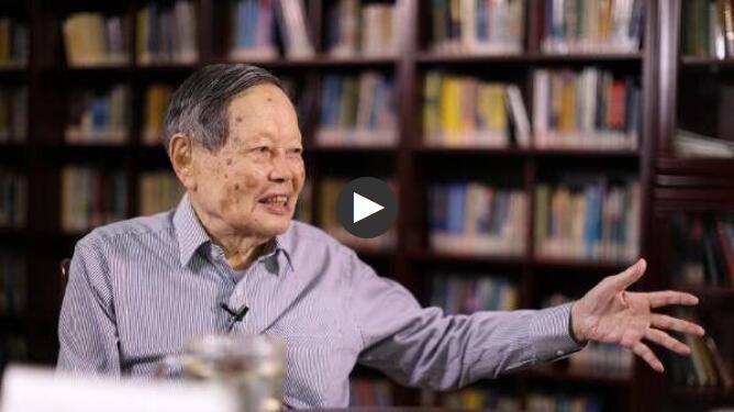 杨振宁上网络直播:我对翁帆说想要活到100岁 杨振宁上网络直播:我对翁帆说想要活到100岁