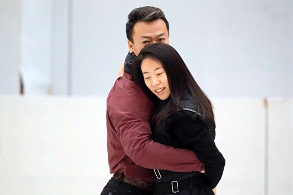 申雪赵宏博再登台 王蒙搞笑透露新年愿望