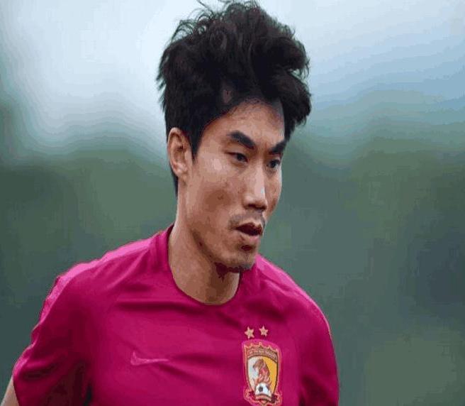 中超最自律的球员堪比C罗 不抽烟喝酒只喝白开