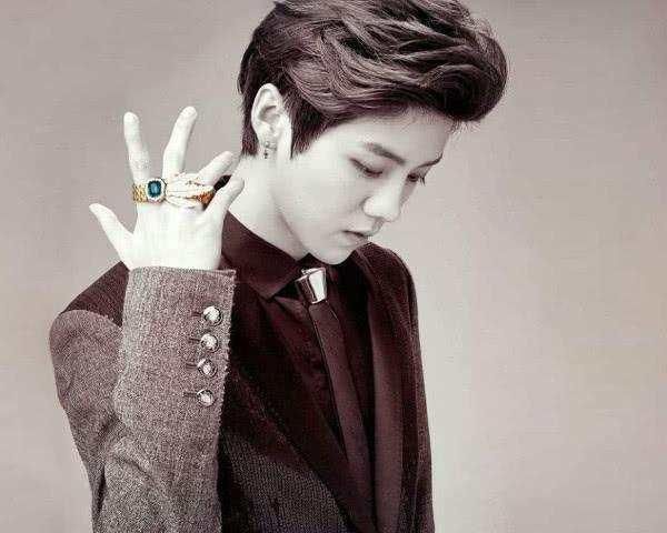 陈赫的英文水平, 鹿晗的英文水平, 都不及一直走