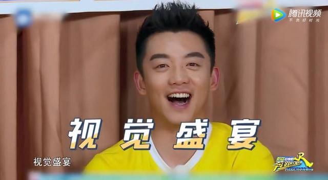 继钟楚曦后邓家佳再发狠,用力过猛撕破baby衣