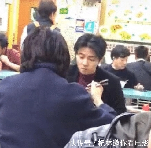 Come across Cai Shaofen's Zhangjin's couple comes out to take food taken late at night, netizen: I
