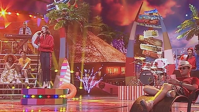 文艺范宋佳演唱《再见》惹“争议”？