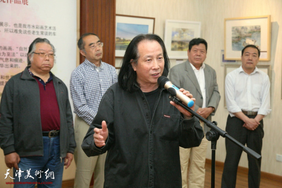 天津美术学院教授周世麟致辞.