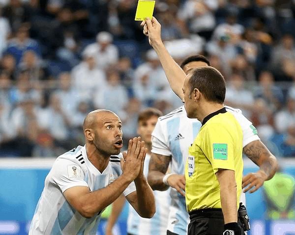 绝杀功臣赛后采访谈到梅西,这就是为何说梅西