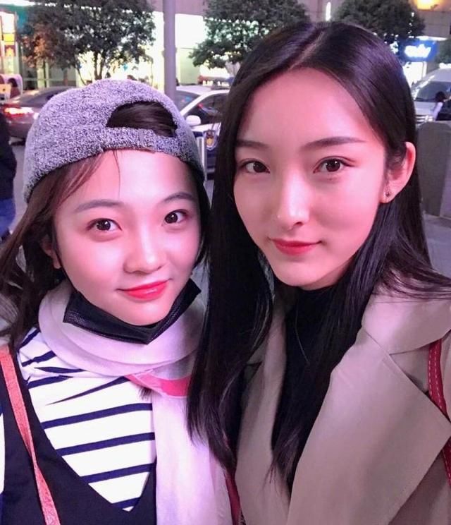 林妙可真是长残了!与同学合影好尴尬,网友:高颜