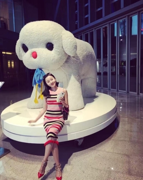 马龙绯闻女友大量私照曝光 长相清纯大长腿吸睛