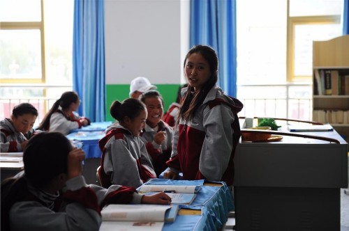 不论是在那曲地区的安多县中学,还是在拉萨的那曲二高,记者走访发现