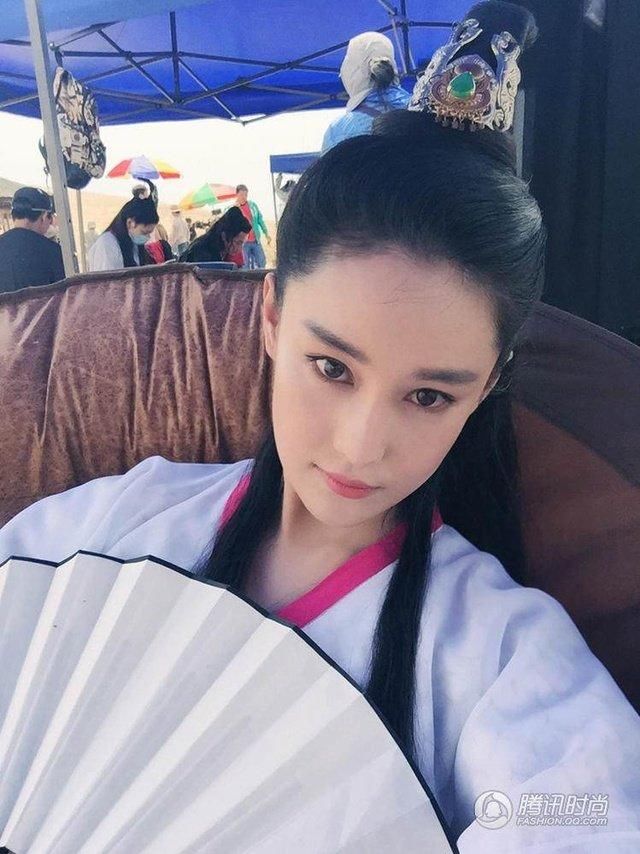 同样发型,杨幂唐嫣丑到尴尬,赵丽颖张馨予美出