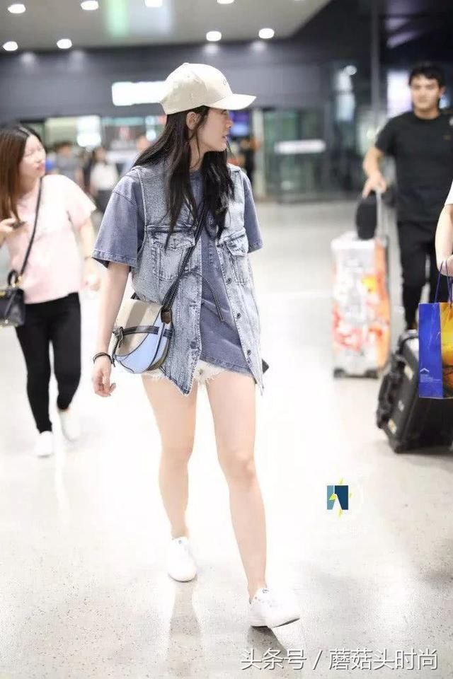 张雪迎腿挺白,但是平时搭配,粉丝都吐槽,难看死了!