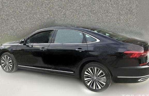 又一大众车底下带字母!不是辉腾也不是辉昂,迈