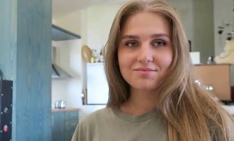 女生因为失恋,把长发全剪了!没想到寸头的她,迷