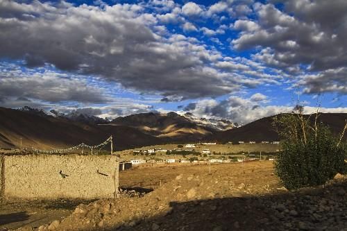 中国最荒凉的地方,上帝打翻的调色盘,却有着世