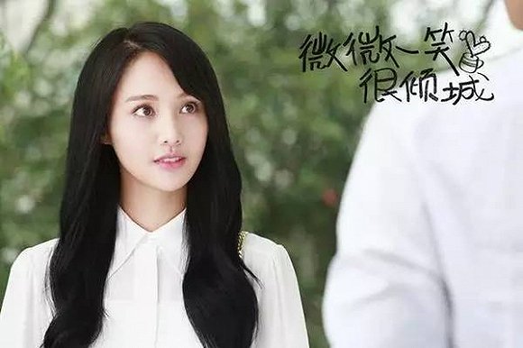 郑爽脱发到秃顶,拍戏全程戴假发?