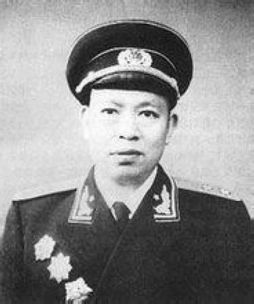 开国中将为杀鬼子违抗中央任命,以为毛主席念