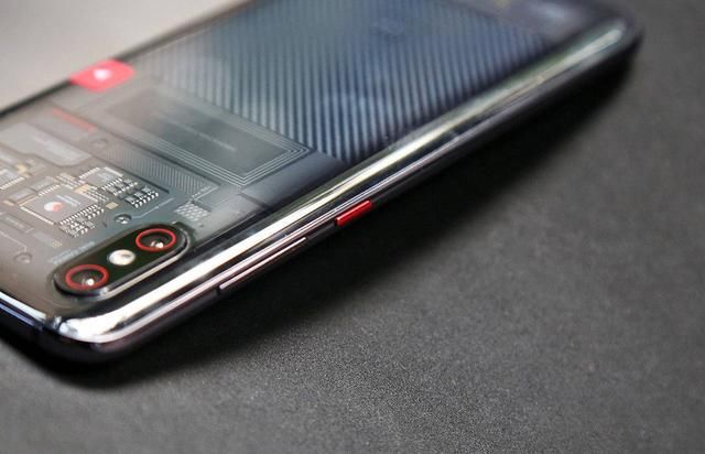 高端手机性价比排行:荣耀垫底、小米第三、新