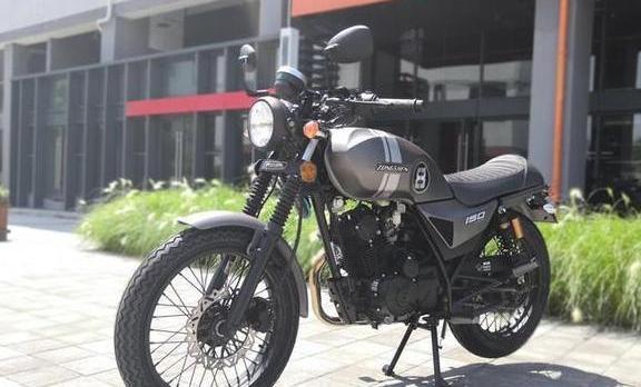 售价8200元,平价亲民复古街车,外观时尚,百公里