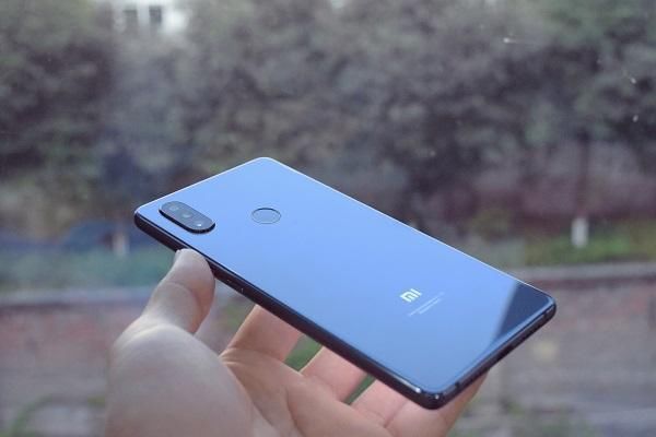 与小米8同源:三星屏幕+10nm+64GB+双摄+MI