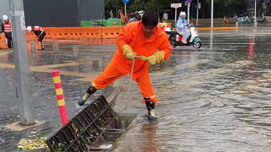 排水集团启动二级响应 全力应对强降雨天气