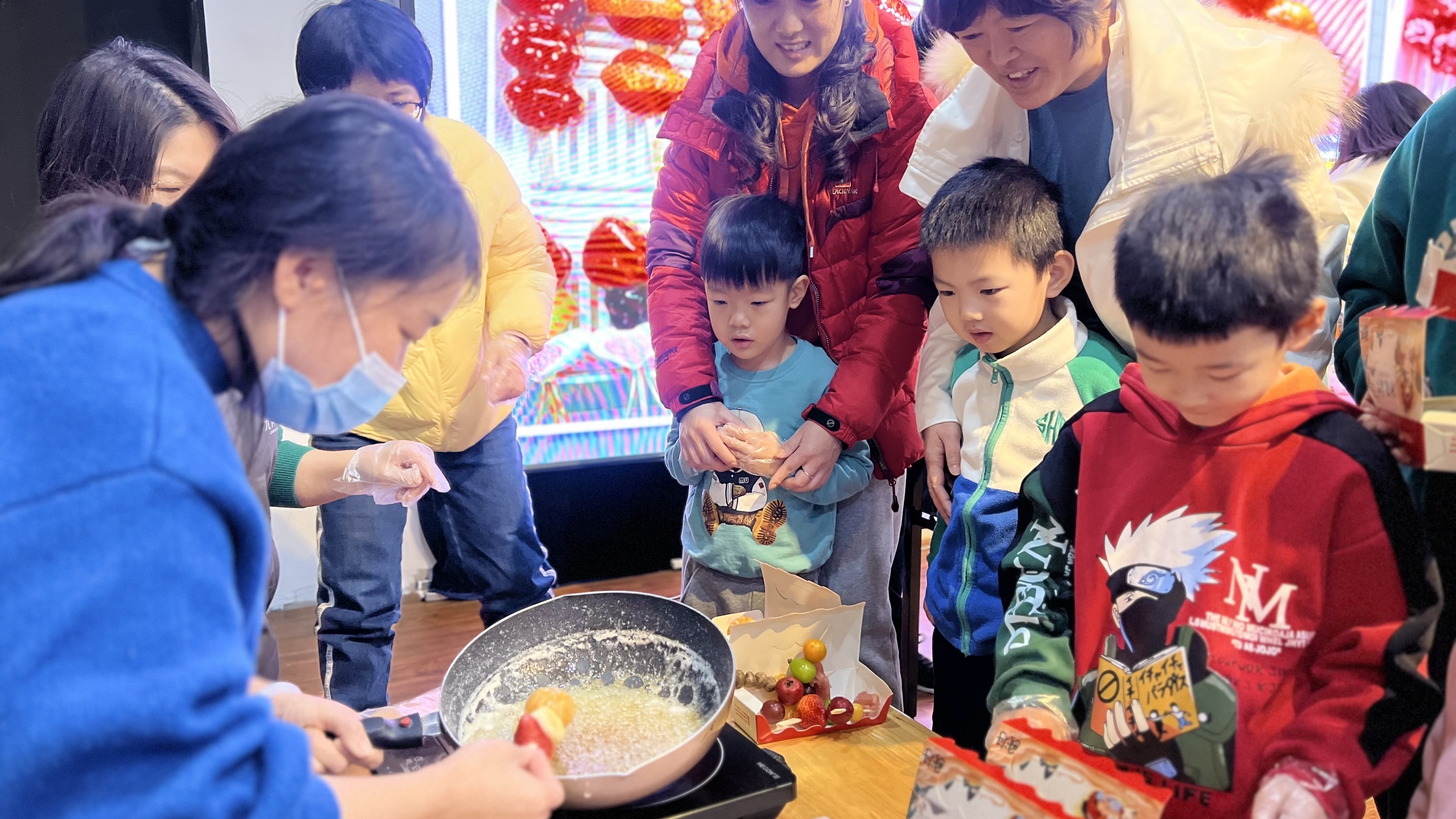 “点亮”多彩童年 冬日社区活动快乐多