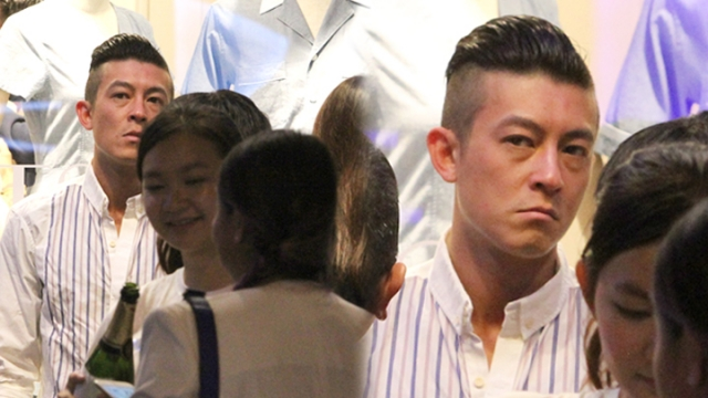 陈冠希2015年为某新店开幕活动站台时，发现记者偷拍后，即黑脸并撇嘴藐视，在现场与朋友们说了几句话，逗留不到10分钟即离开，似乎担心被记者多拍几张照片。