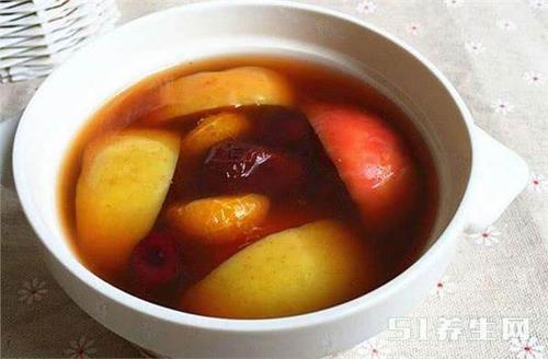 老婆每天喝一碗红枣苹果红糖水,一个月后的变