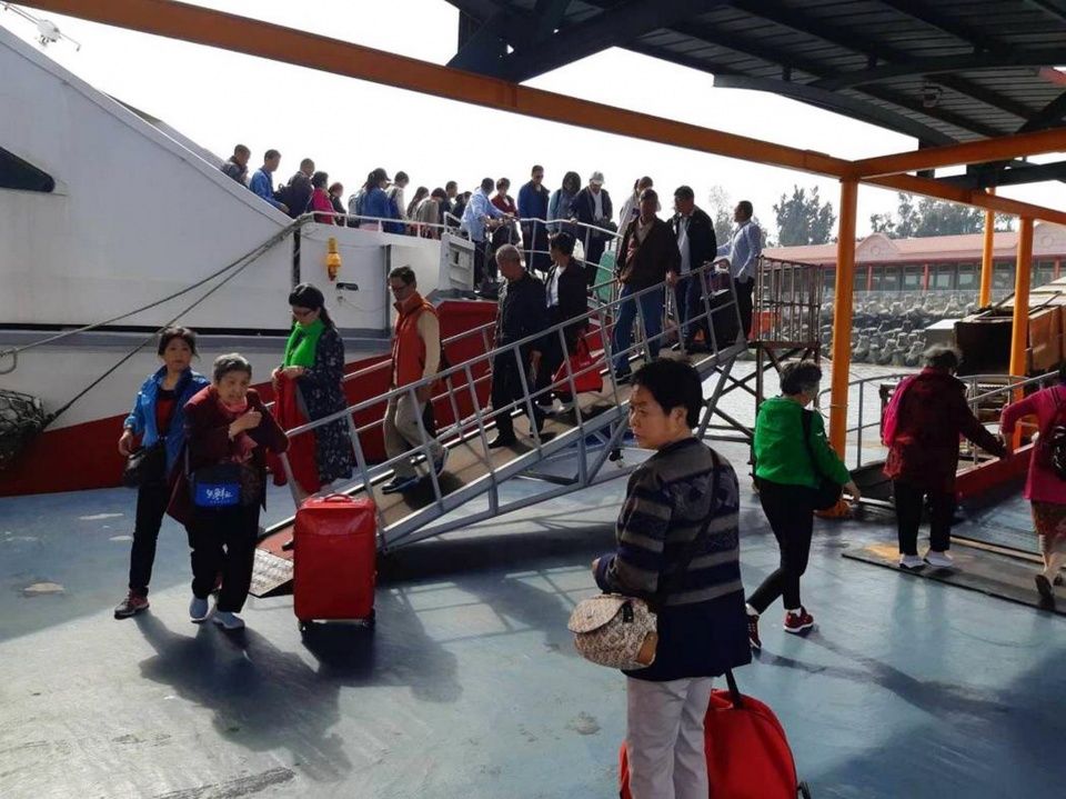 大陆解放军军演怕吗?阿伯:金门不用打,直接投