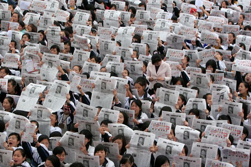 2006年11月22日，浙江国际海运职业技术学院的田径场上，5000多只手臂一起挥动，5000多个喉咙一起呐喊。
