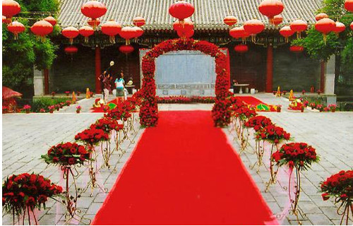 结婚当日晚上,新娘腹痛难忍伴随流血,在医院丈