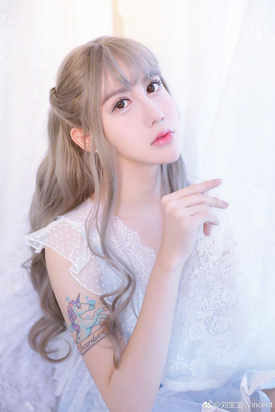 换套路?蛇精男刘梓晨cos芭比 自诩"小仙女"