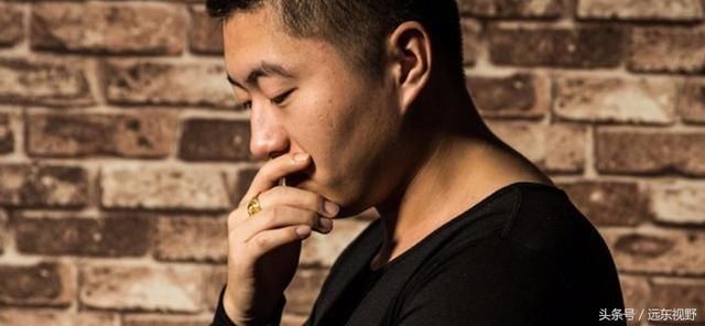 目前最火的两首歌曲《怀念青春》《再见只是陌