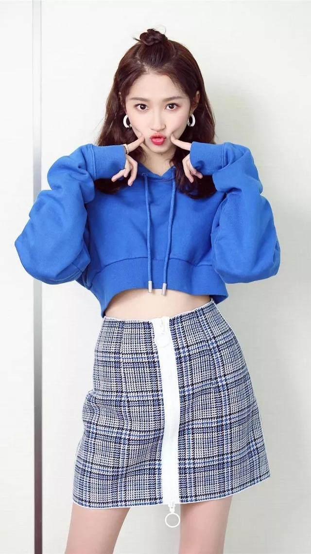 关晓彤的穿搭太土气?看到平时的穿着你就知道