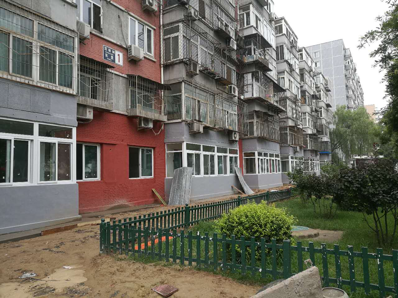 中关村街道开展精细化管理 整治开墙打洞577处
