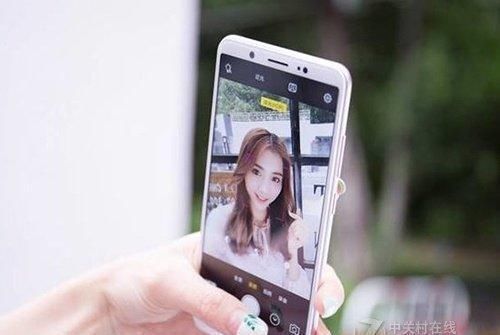 5.99英寸全面屏+高通骁龙8核:vivo这款旗舰的性