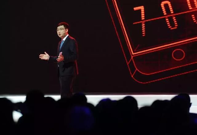 滴滴失重美团抢上市,拼多多打败京东,互联网第