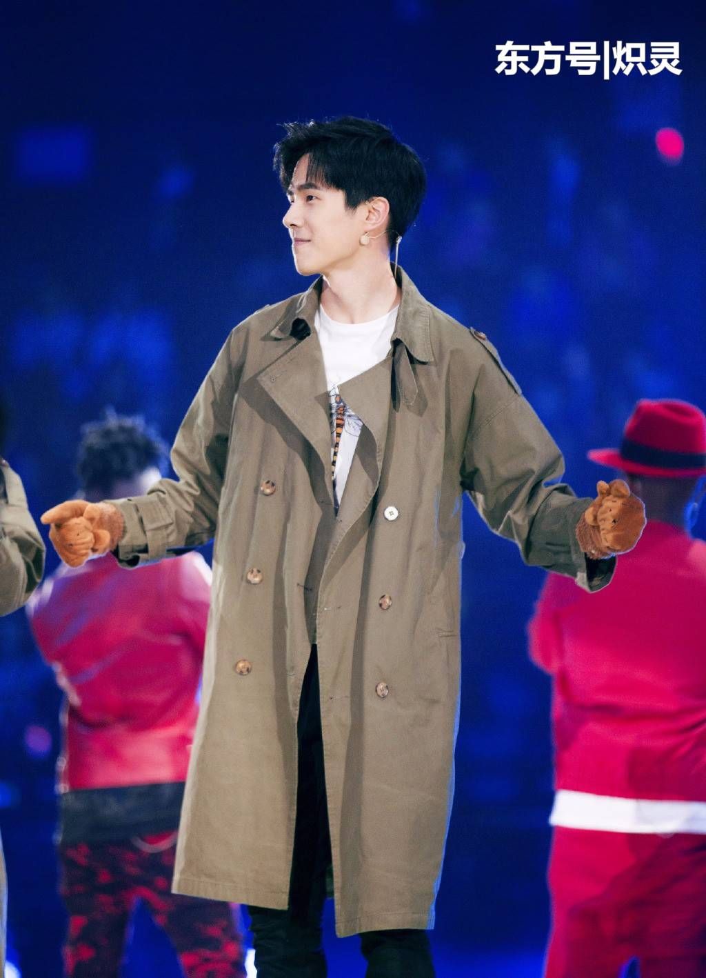 湖南卫视2018春节联欢晚会 胡一天刘昊然陪你