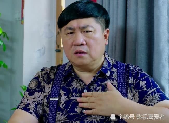 刘流饰演的刘大脑袋一个多才多艺的明星,虽然在《乡村爱情10》中还有