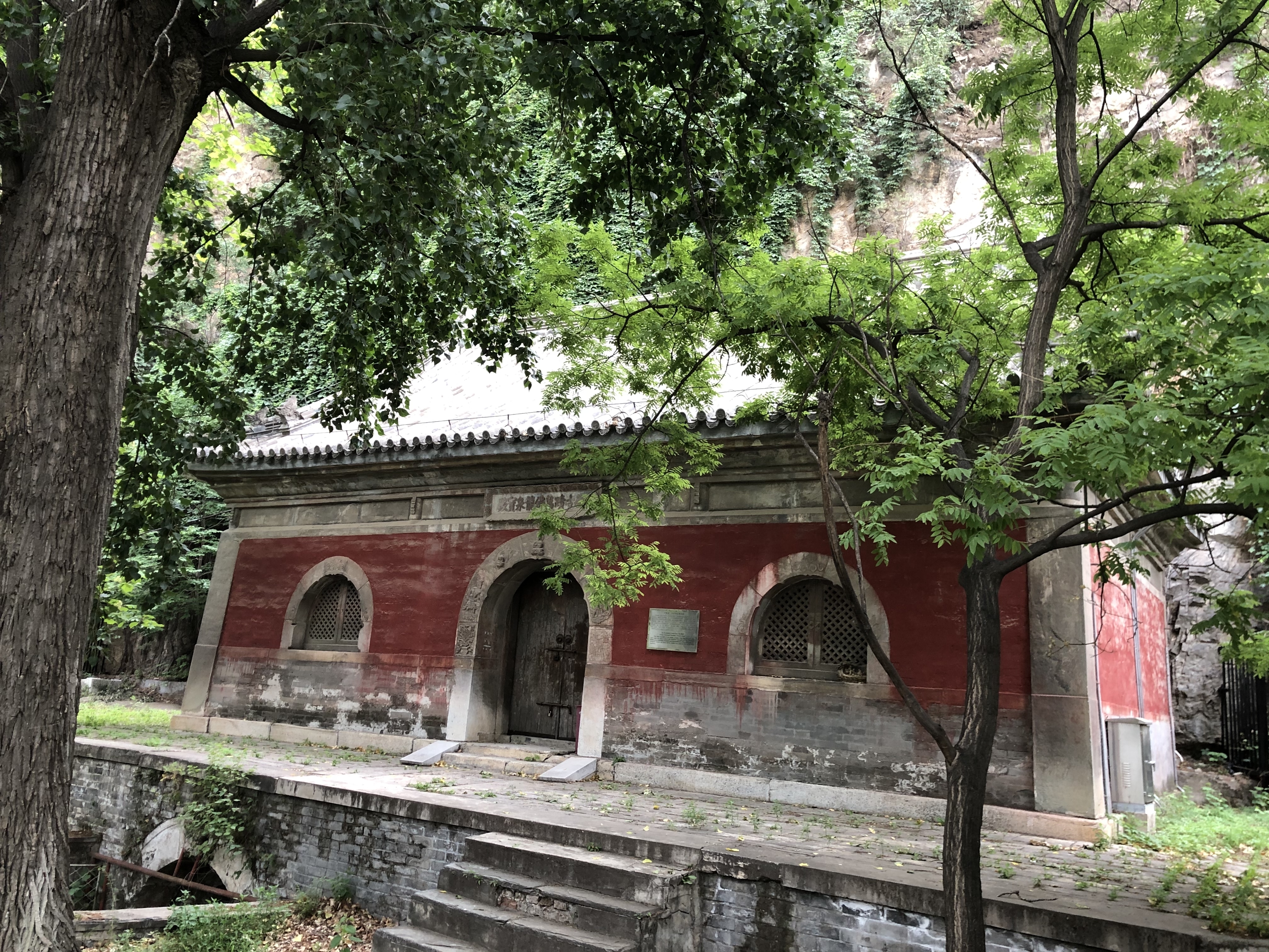 神奇的房山万佛堂孔水洞