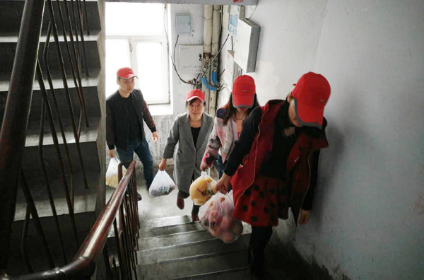 五一节前夕 审计局领导走访慰问退休职工