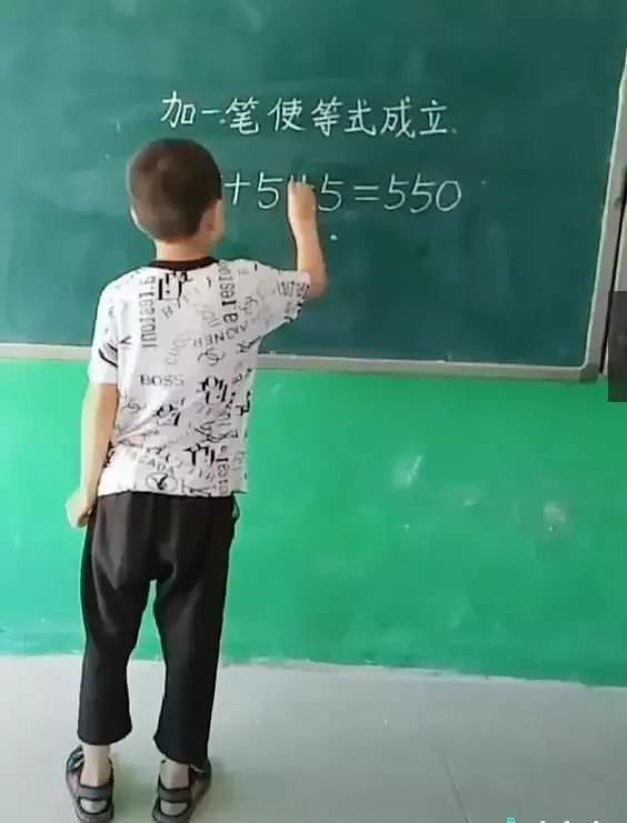抖音男孩因为算了一道数学题瞬间爆红,原来神