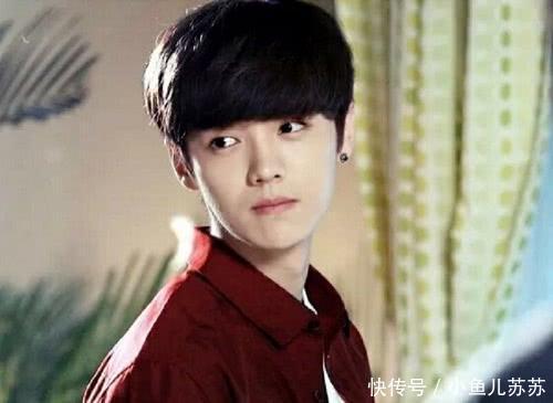 鹿晗关晓彤订婚,一大波围脖哭晕在家中,鹿晗