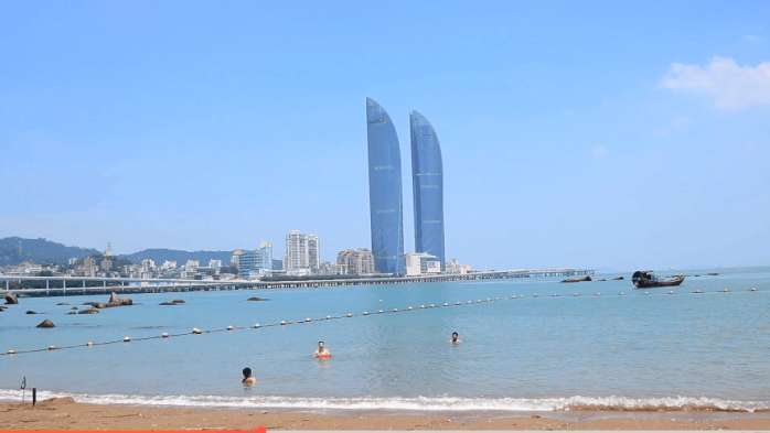 穷游厦门海边捡到大海龟, 台湾小吃街吃出小强