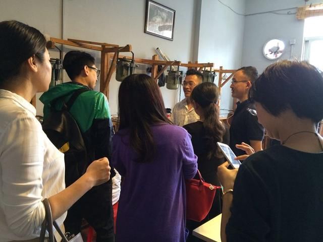 我们佩戴的翡翠都是怎么加工的?来跟着我们去探秘翡翠工厂吧