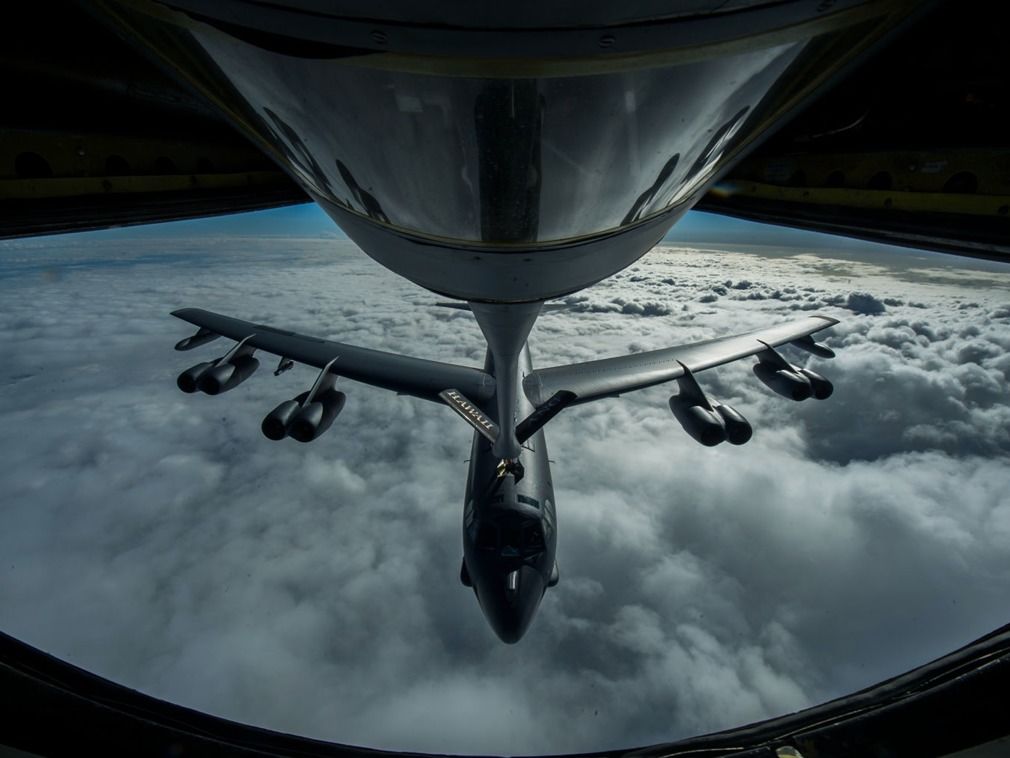 距宁波350公里 美军B52轰炸机飞越东海春晓油